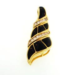 18KY Black Coral Pendant with Diamonds